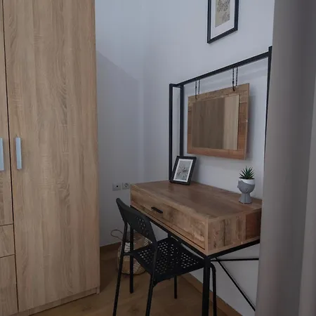 Spacious And Bright *