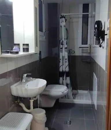 Spacious And Bright *