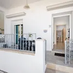 Spacious And Bright * 코스 타운