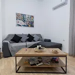 아파트 Spacious And Bright *