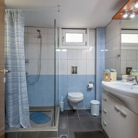 Spacious And Bright Kosz