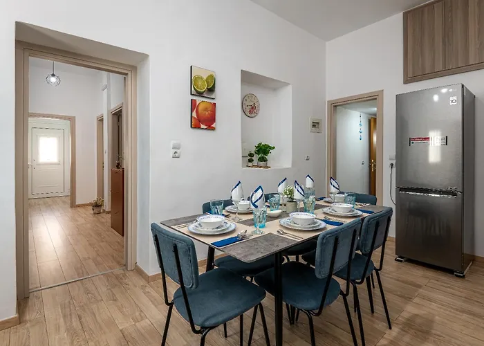 Spacious And Bright Apartament