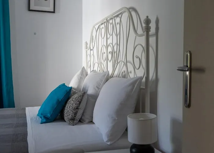 Spacious And Bright Apartment