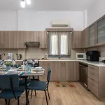 Spacious And Bright Апартаменты Кос
