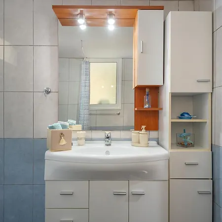 Spacious And Bright Apartmán