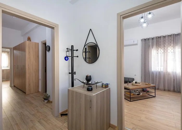 Spacious And Bright Διαμέρισμα *