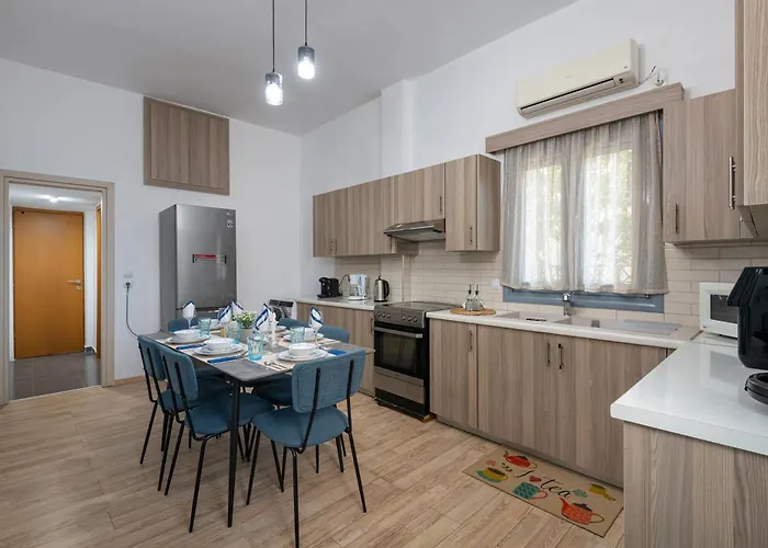 Spacious And Bright Διαμέρισμα *