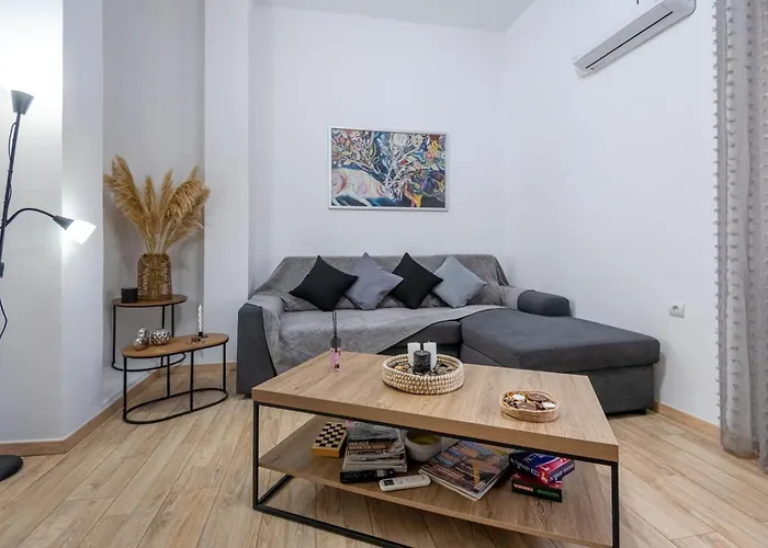 Spacious And Bright *