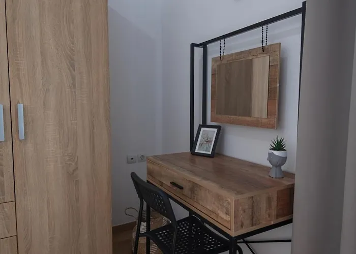 Spacious And Bright *